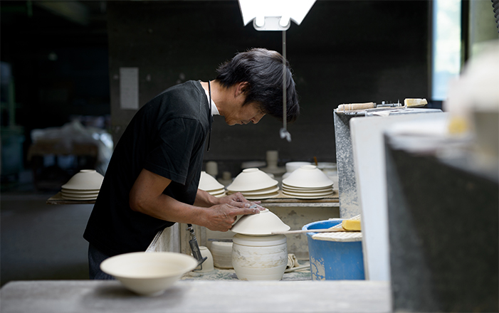 有田で育ち 職人の父を見て育った 有田焼を次世代へ 公式 アリタポーセリンラボ Arita Porcelain Lab